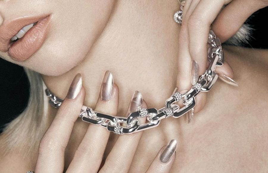 Fashion ecommerce: trends, strategies, and examples from 2025